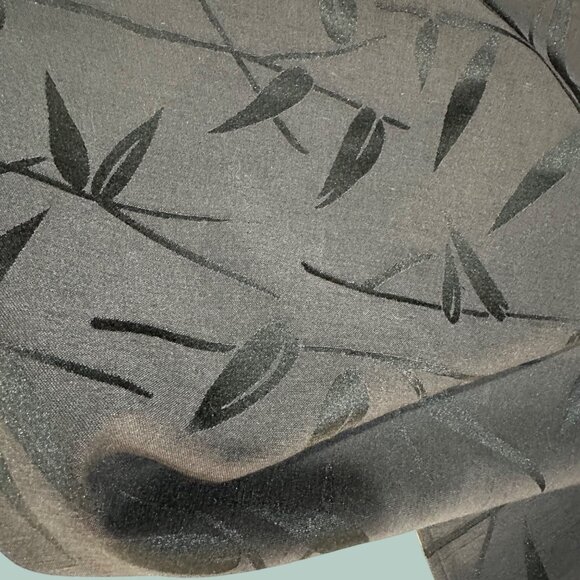 Two Tone Black Bamboo Leaf Patterned Table Runner Asian Flair 14" x 72" Elegant - Picture 7 of 8